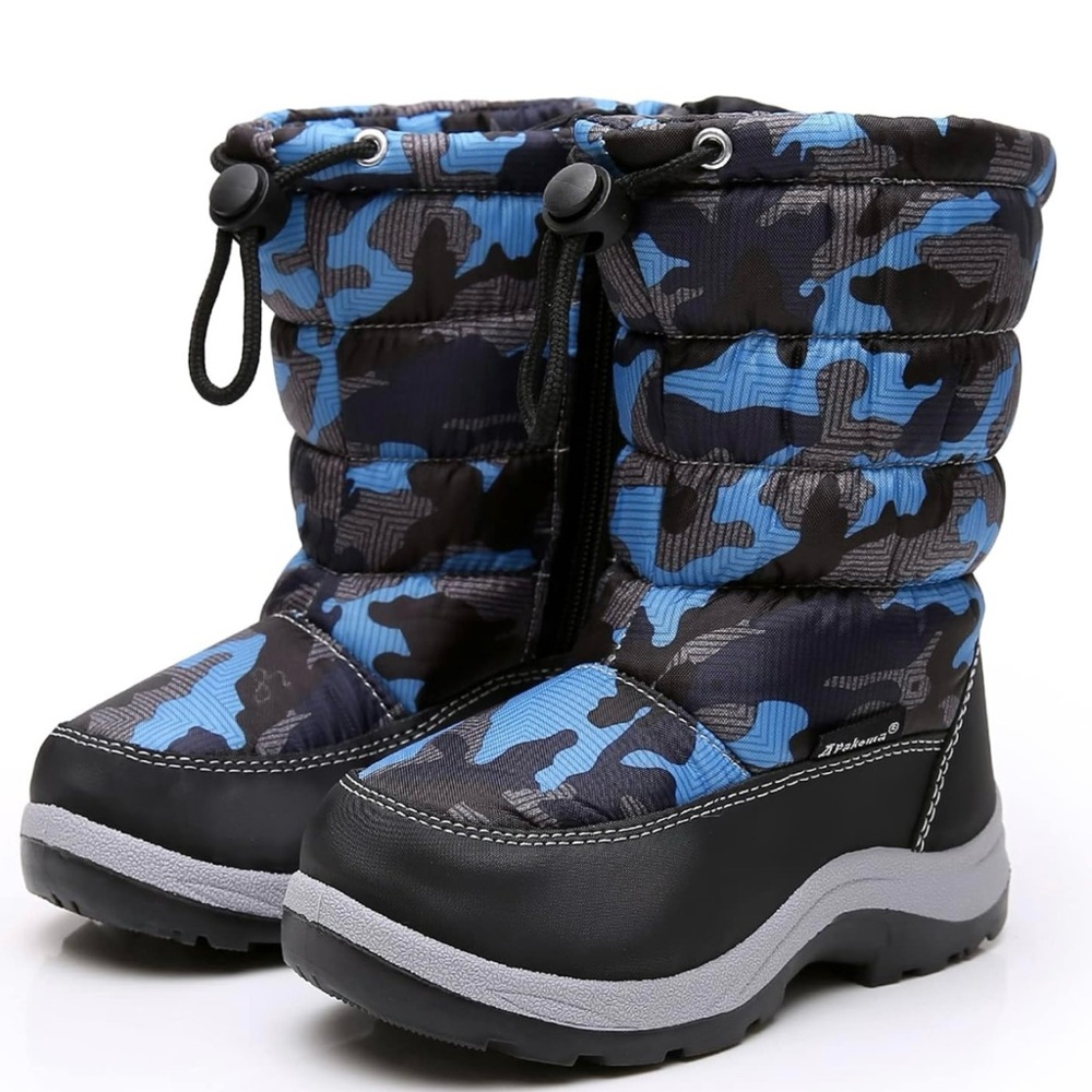 Size 9c boy snow boots